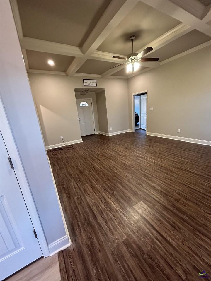 315 Gibson Cir - Photo 3 of 14