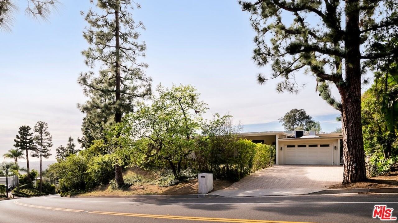 1845 Loma Vista Dr - Photo 2 of 36