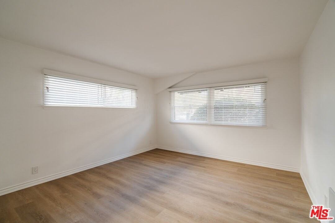 1147 Horn Ave Apt 2 - Photo 5 of 12