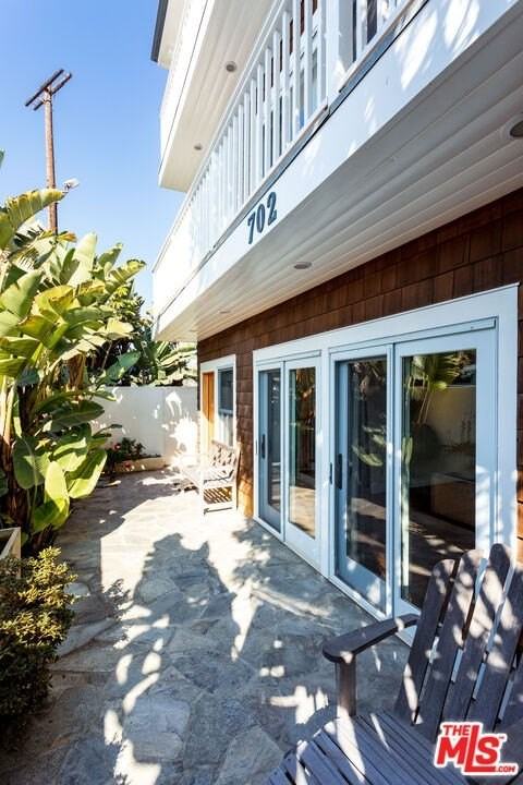 702 Pacific Ave - Photo 2 of 49