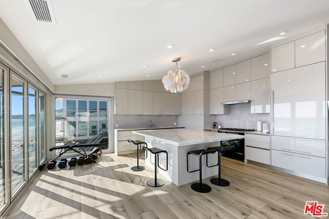 25216 Malibu Rd - Photo 5 of 21