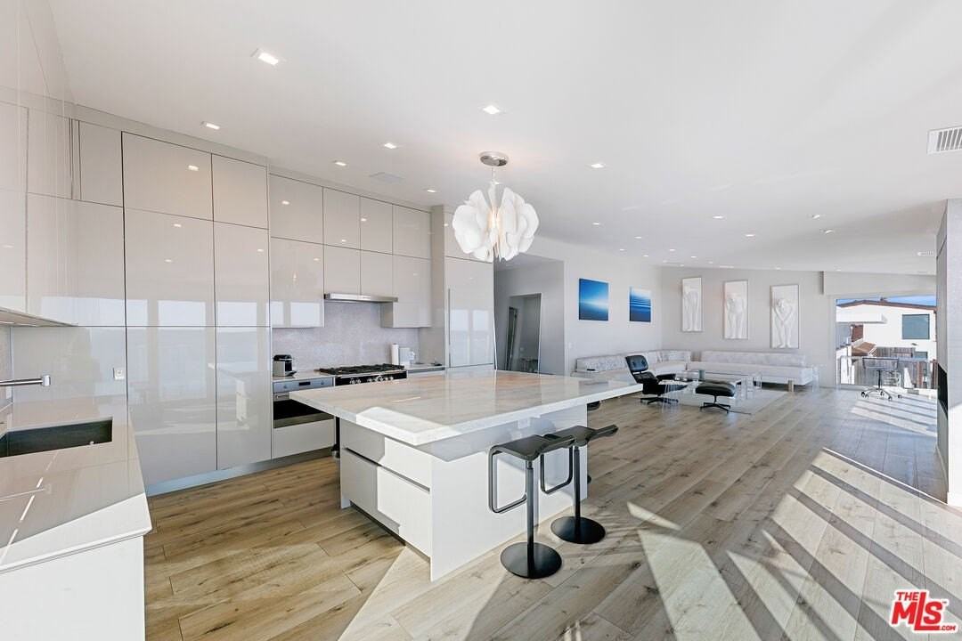 25216 Malibu Rd - Photo 6 of 21