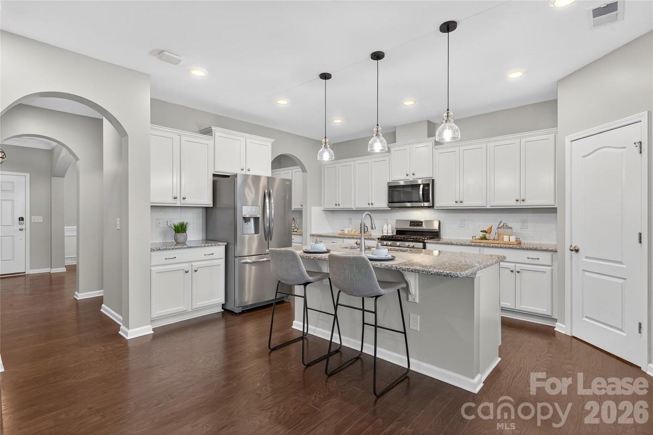 7019 Hamilton Mill Dr - Photo 4 of 46