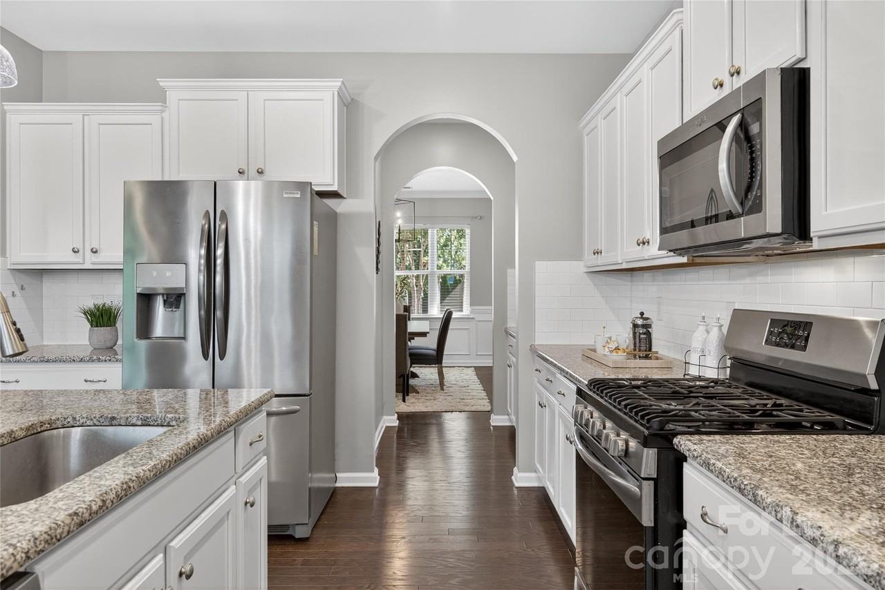 7019 Hamilton Mill Dr - Photo 6 of 46