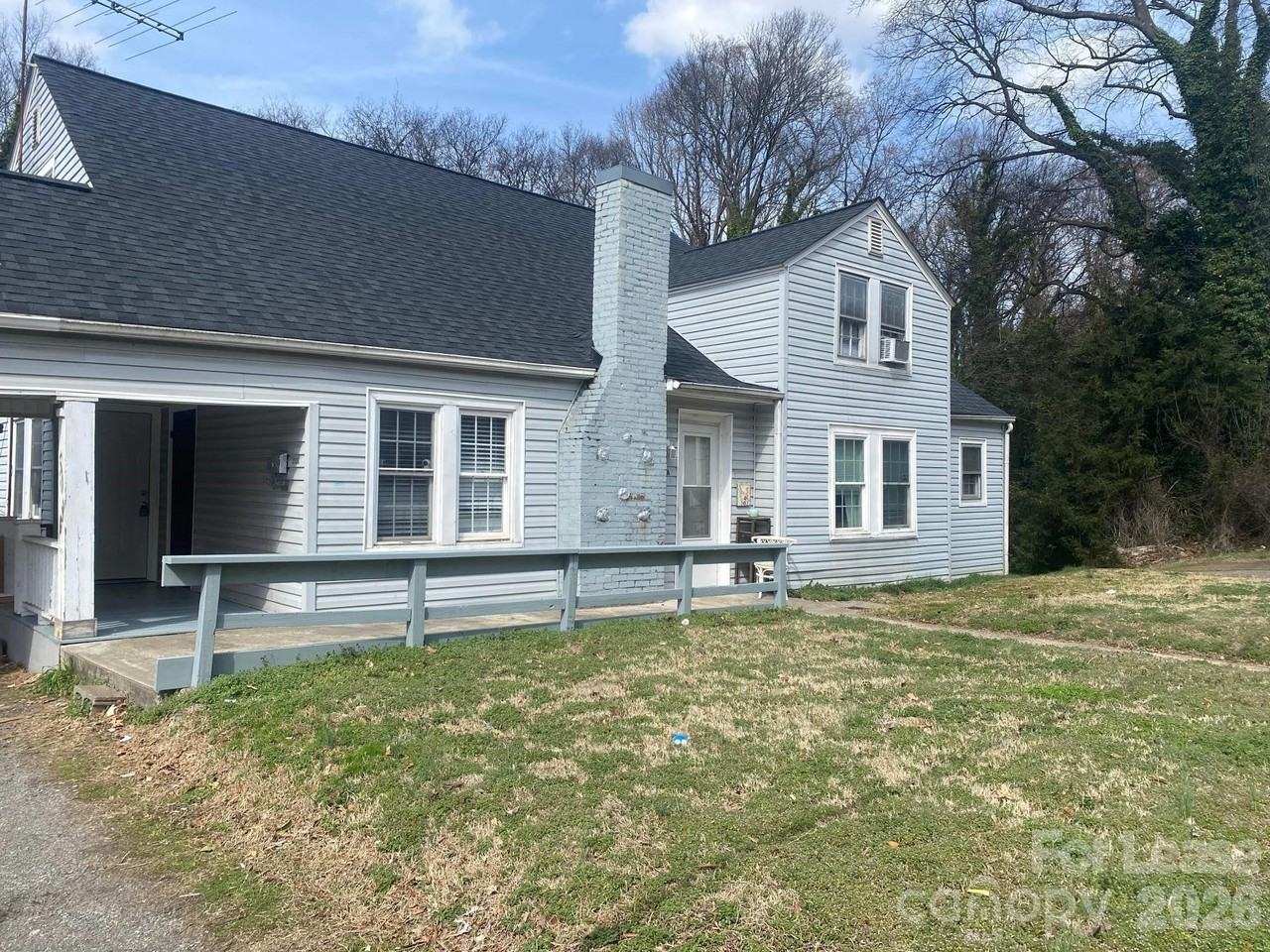 212 Fairview Dr Apt B - Photo 2 of 7