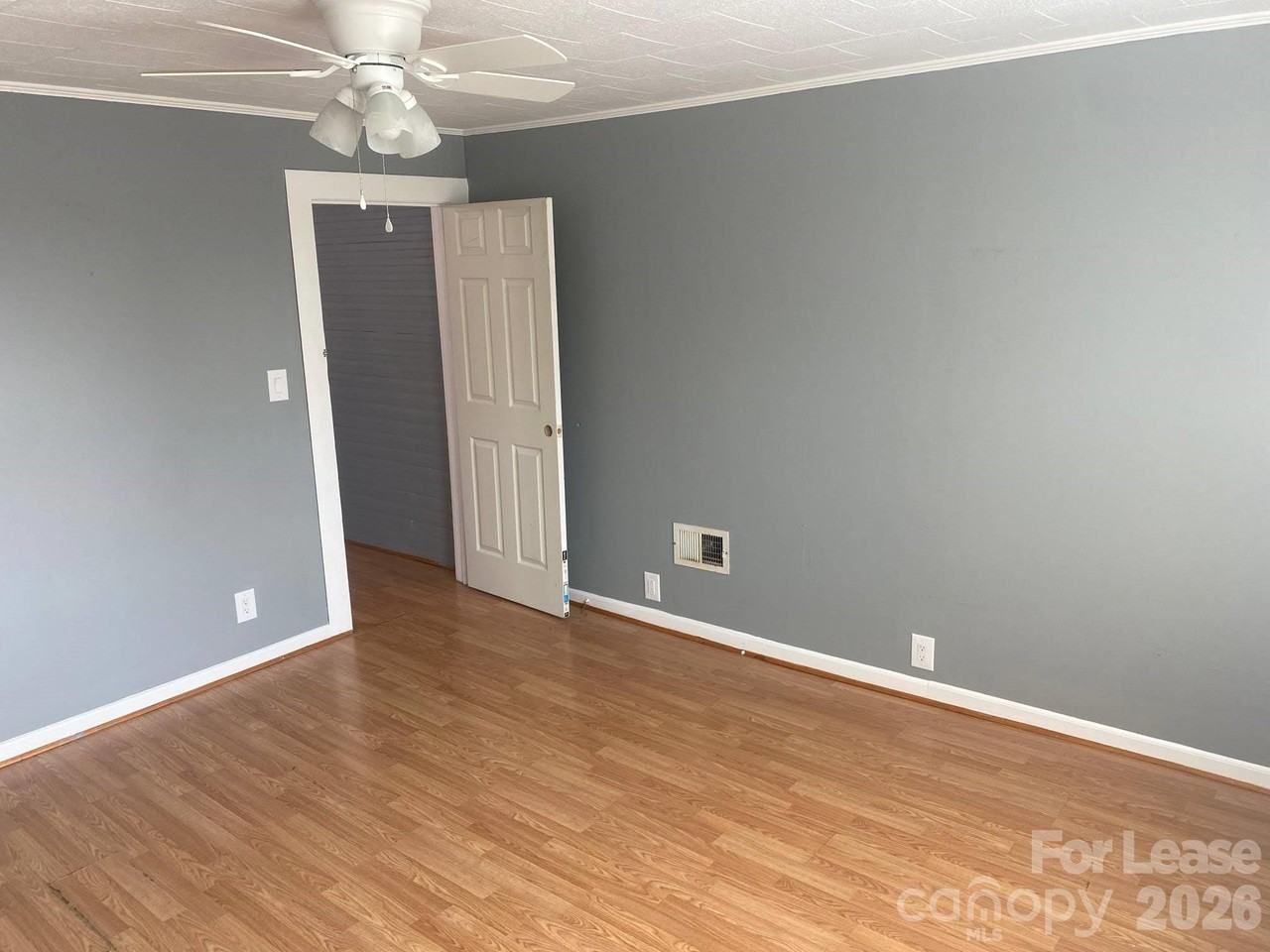 212 Fairview Dr Apt B - Photo 6 of 7