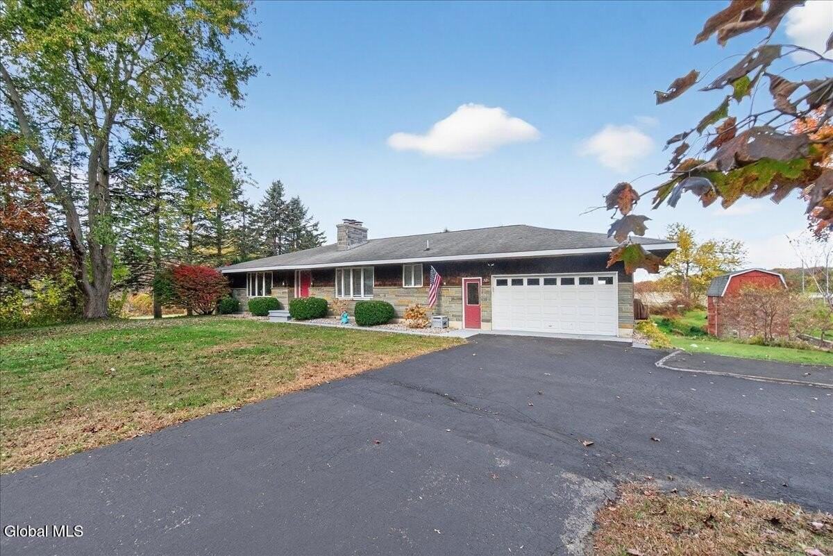 321 Middletown Rd - Photo 2 of 25