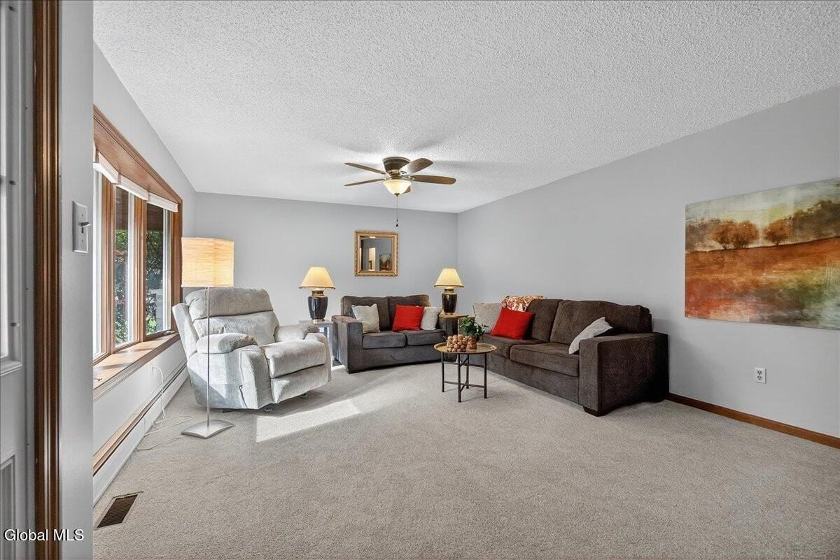 321 Middletown Rd - Photo 6 of 25