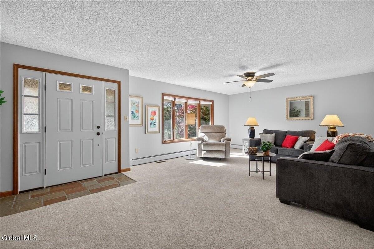 321 Middletown Rd - Photo 7 of 25