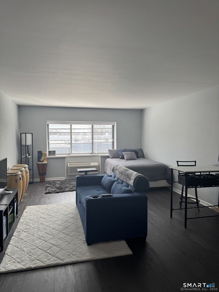 7 Winfield St - Photo 2 of 5