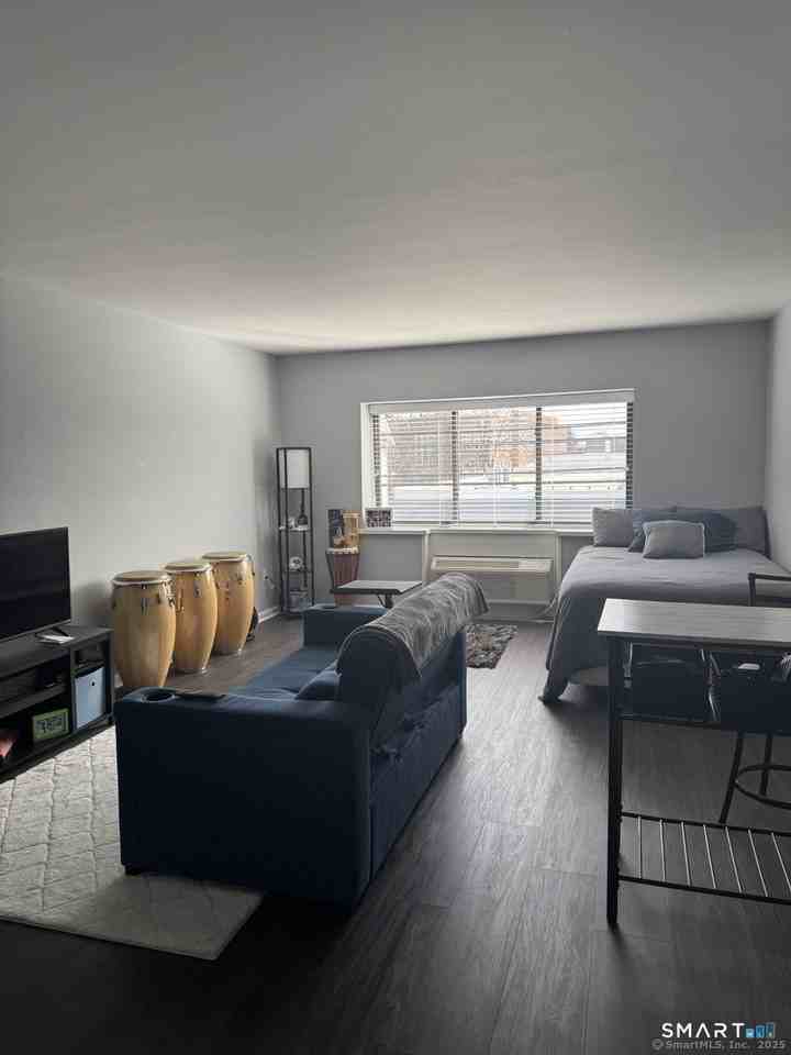 7 Winfield St - Photo 3 of 5