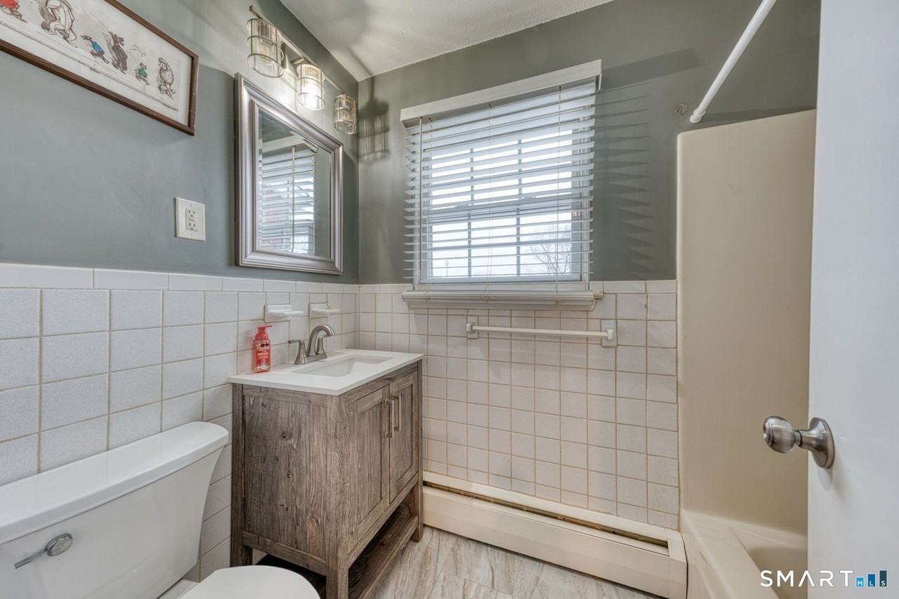 66 Beths Ave Apt 15 - Photo 4 of 20