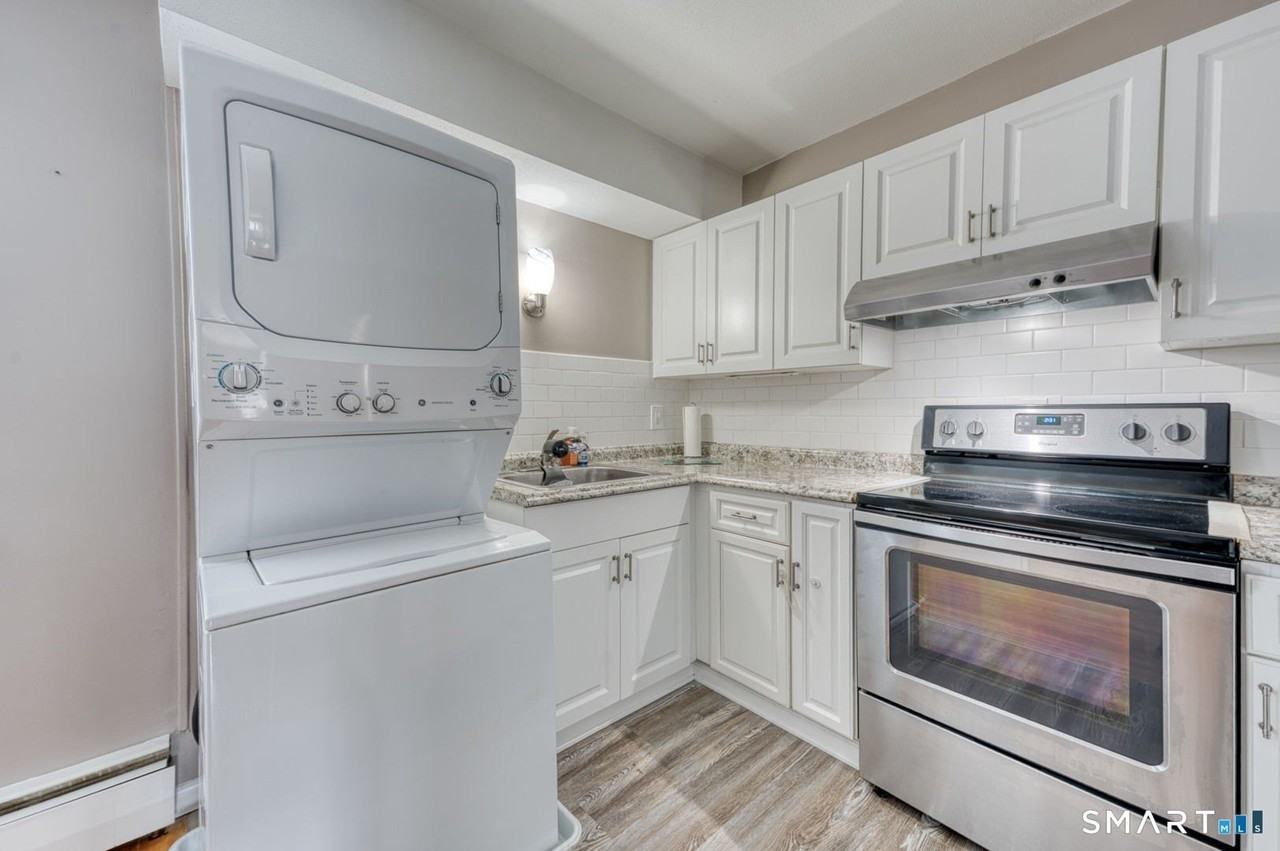 66 Beths Ave Apt 15 - Photo 7 of 20