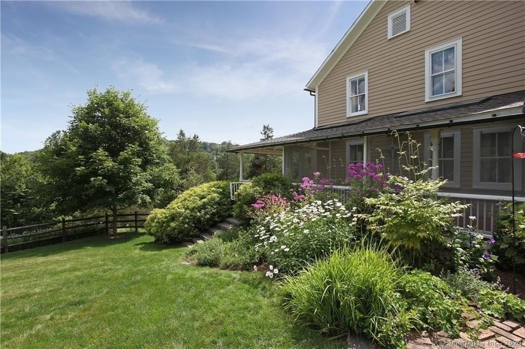 32 Leach Hollow Rd - Photo 3 of 40