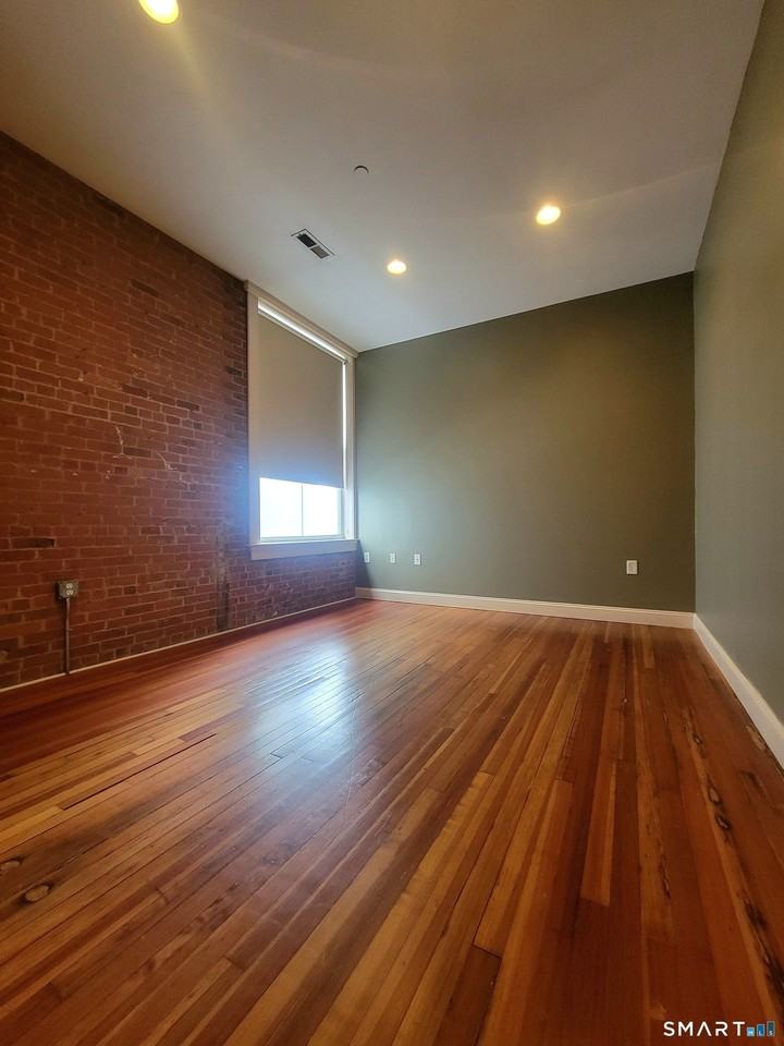 14 N Main St Unit 3h - Photo 7 of 10