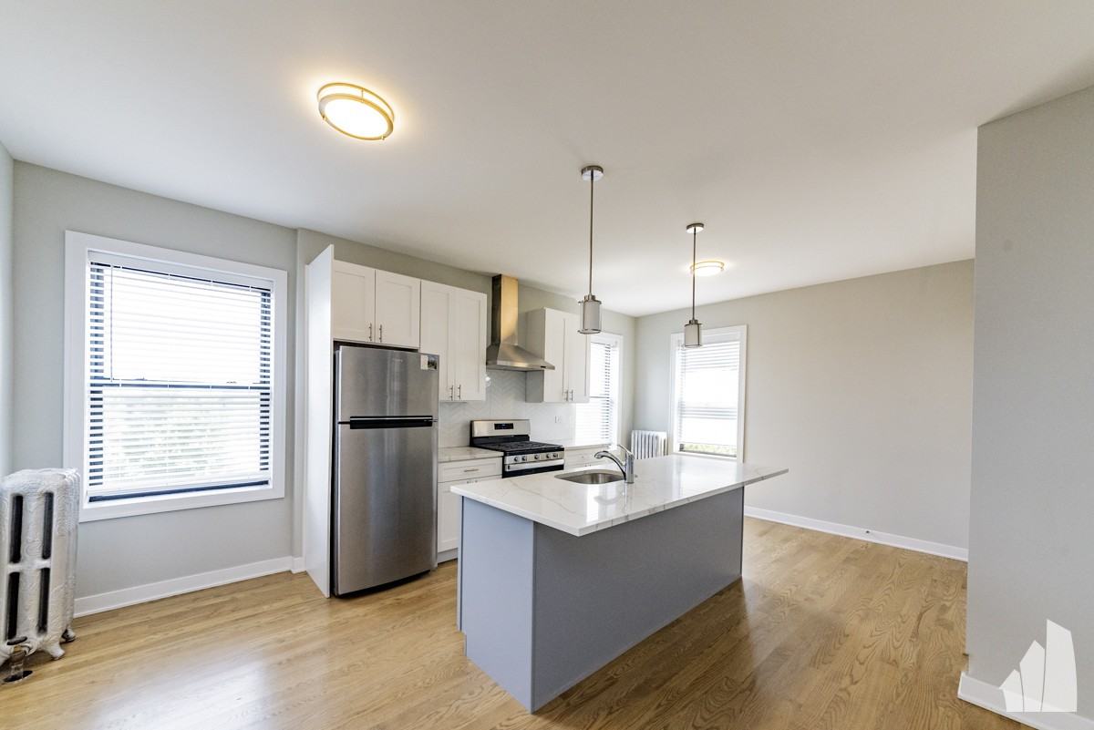 3925 N Keeler Ave #3925-1E - Photo 3 of 11