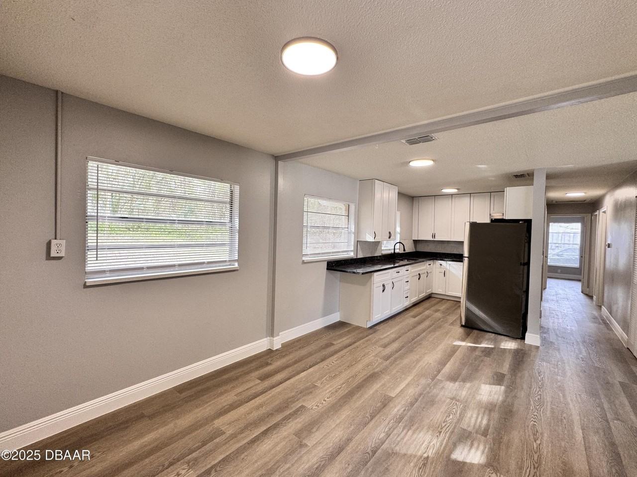 704 Boston Ct - Photo 3 of 29