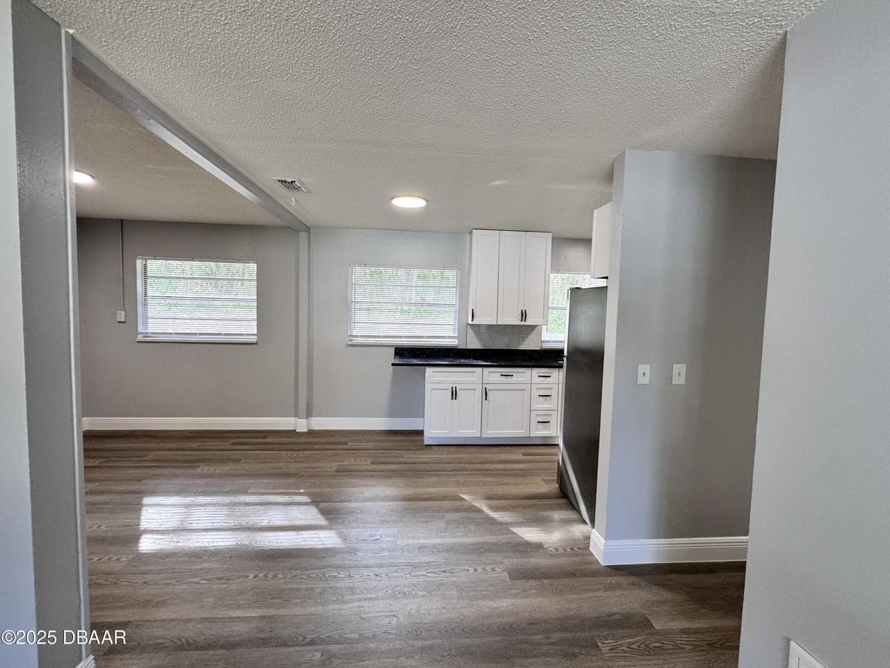 704 Boston Ct - Photo 7 of 29