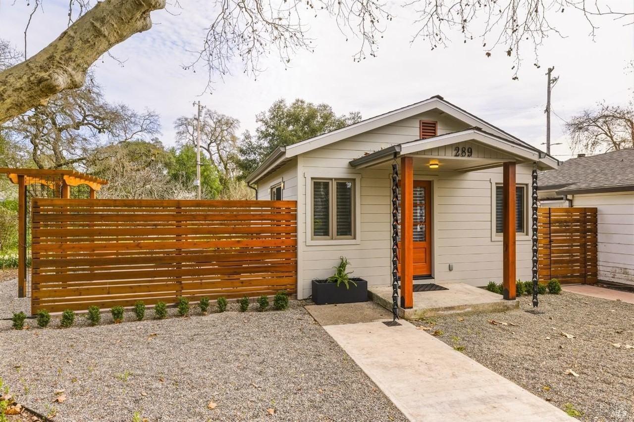 291 W Thomson Ave - Photo 4 of 23