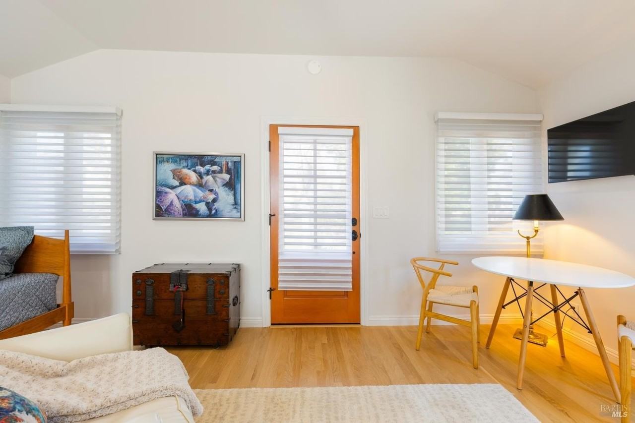 291 W Thomson Ave - Photo 7 of 23