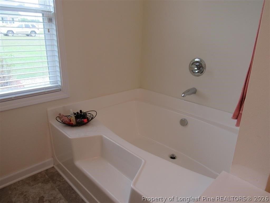 211 Stoney Creek Dr - Photo 6 of 10