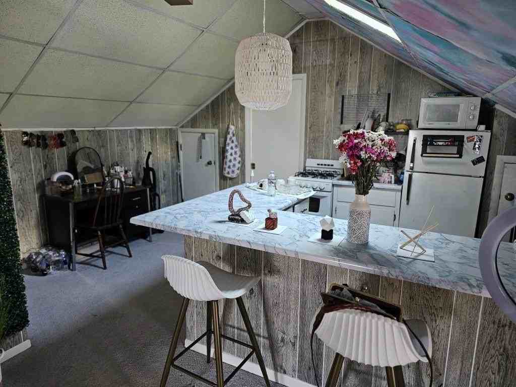 2111 Fairhaven Circle NE unit: Upstai - Photo 7 of 16