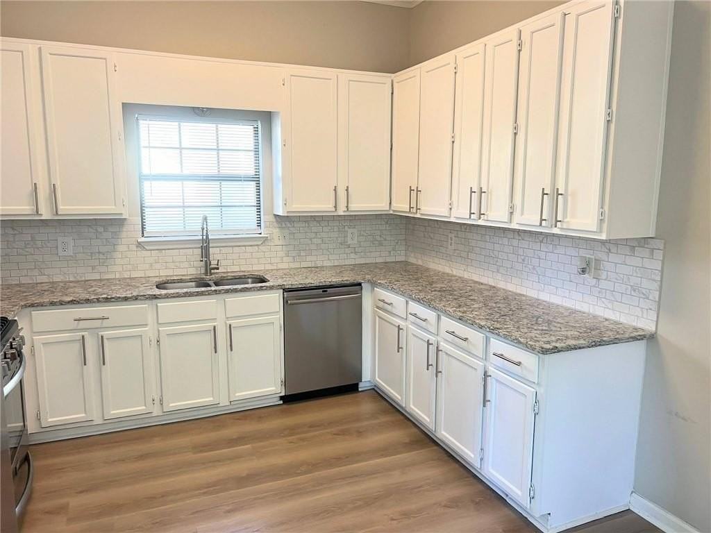 2961 Hawk Ct Se - Photo 3 of 28