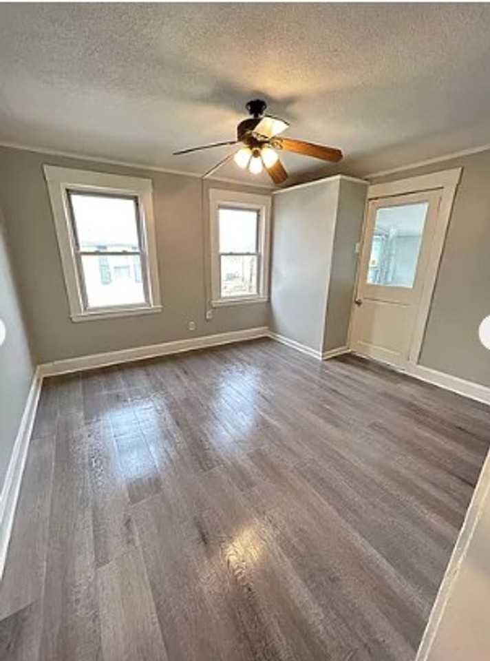 182 Greene St - Photo 5 of 8