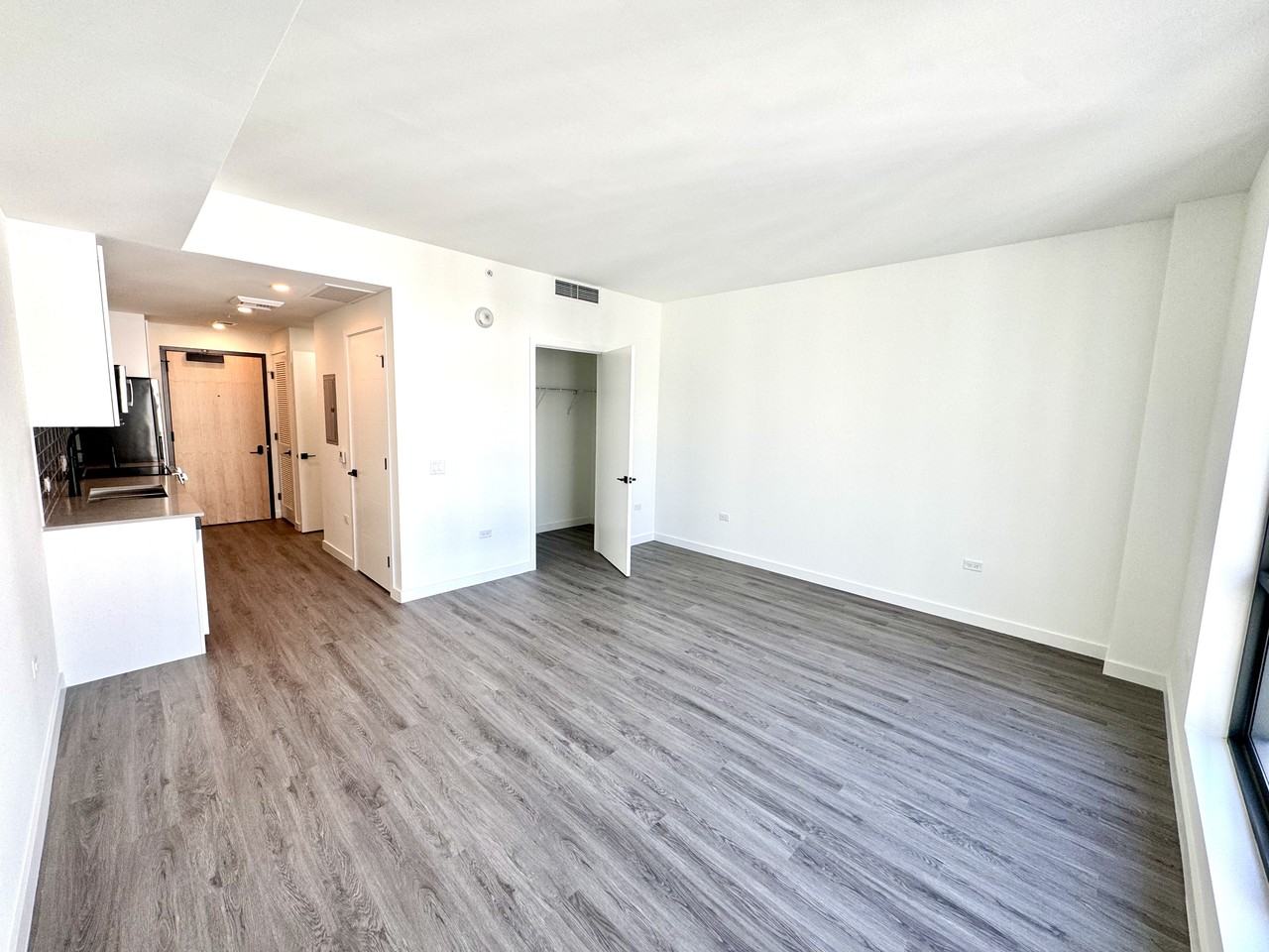 1936 Northwest 1st Place #S4 - Photo 4 of 8