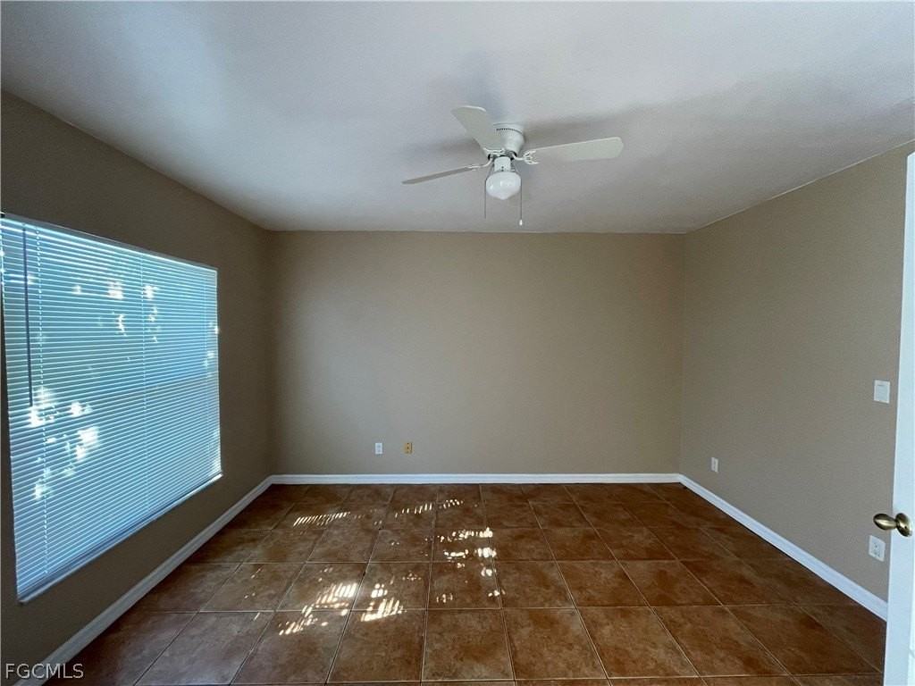 621 Se 46th Ter - Photo 3 of 26