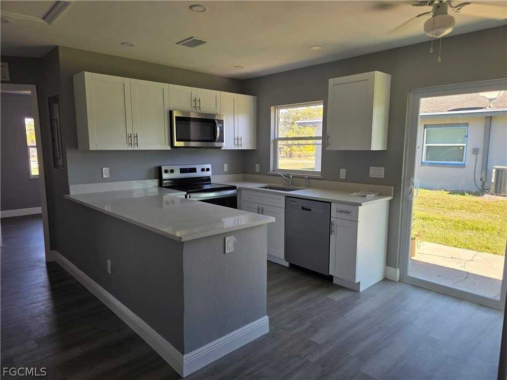 11451 Char Ann Dr - Photo 3 of 8