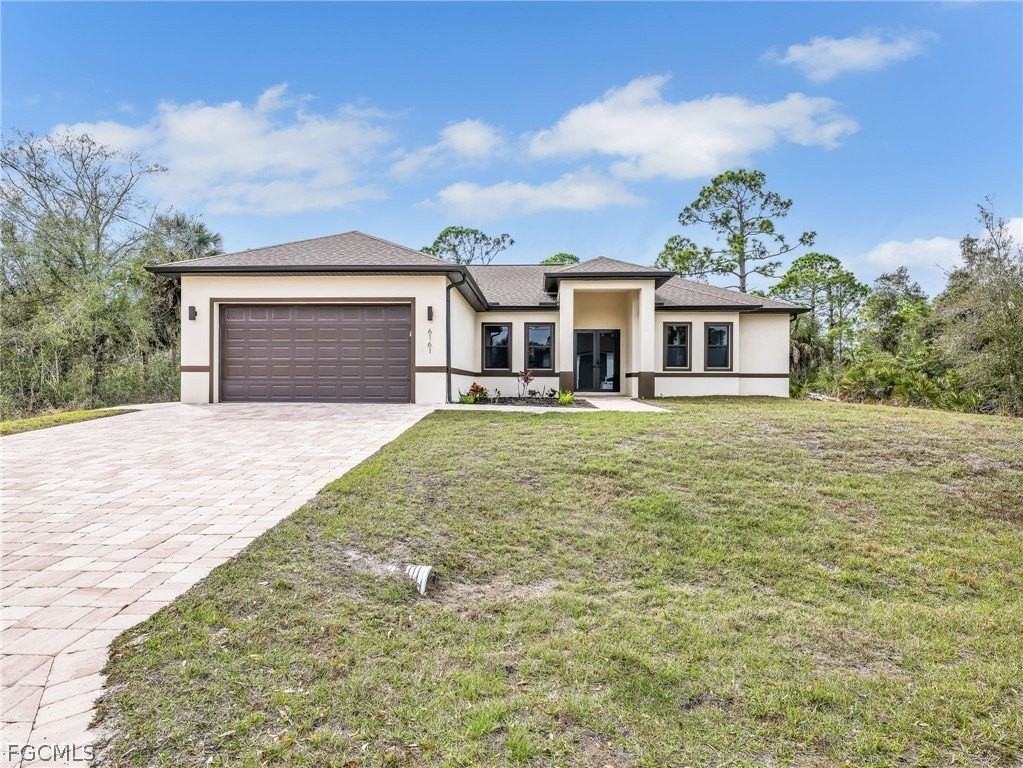 6161 Feise St - Photo 2 of 39