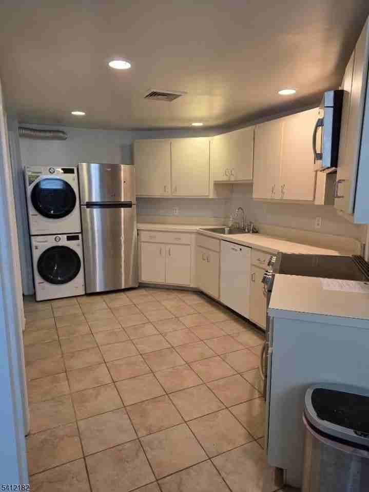 81 Western Ave - Photo 4 of 14