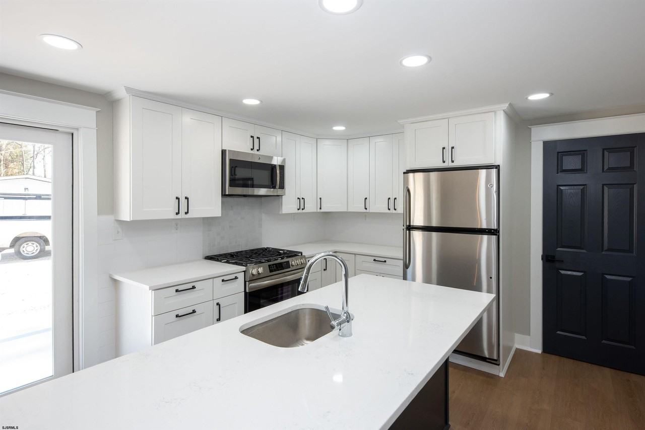 733 Route 9 - Photo 3 of 11