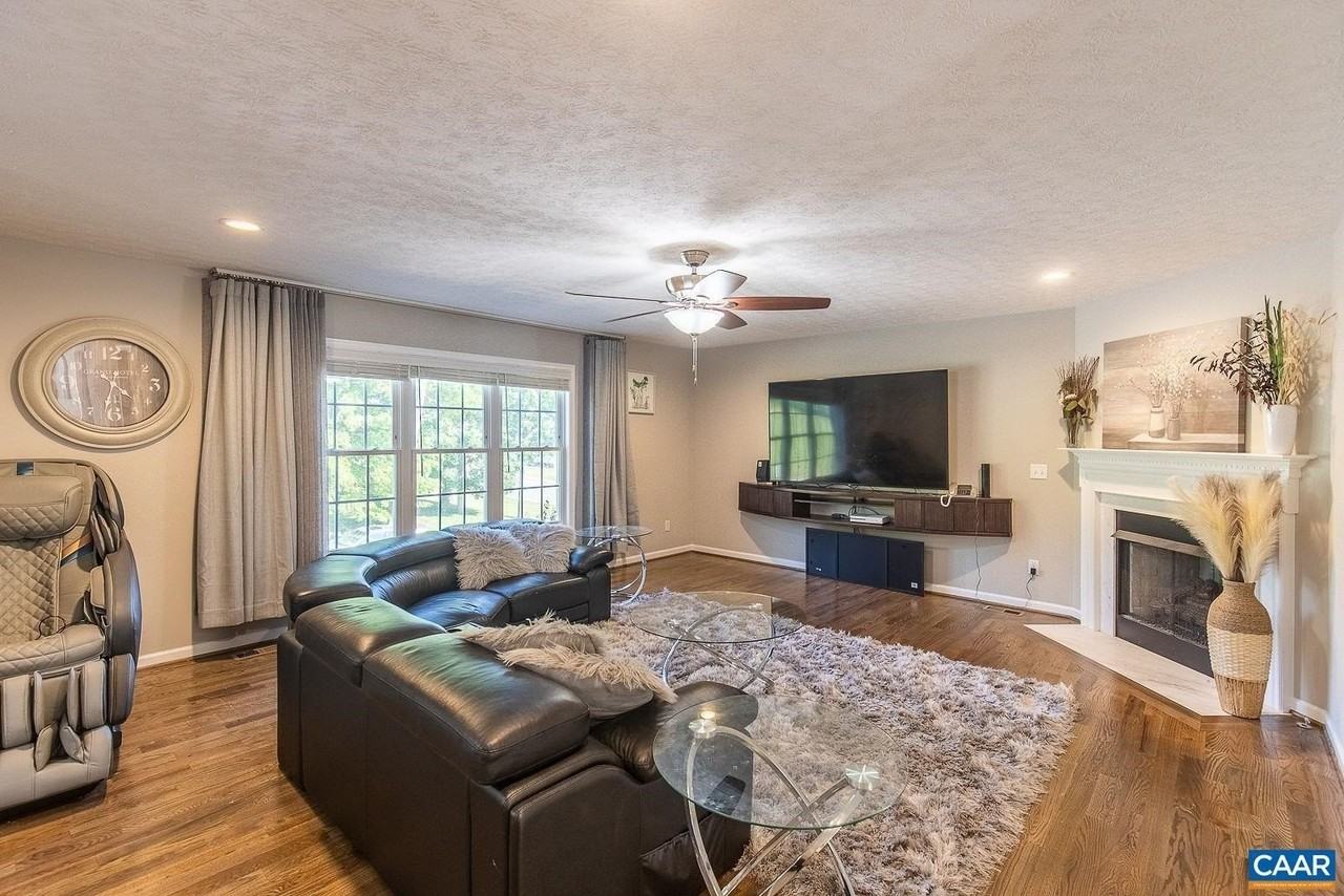 15 Collinswood Way - Photo 7 of 22