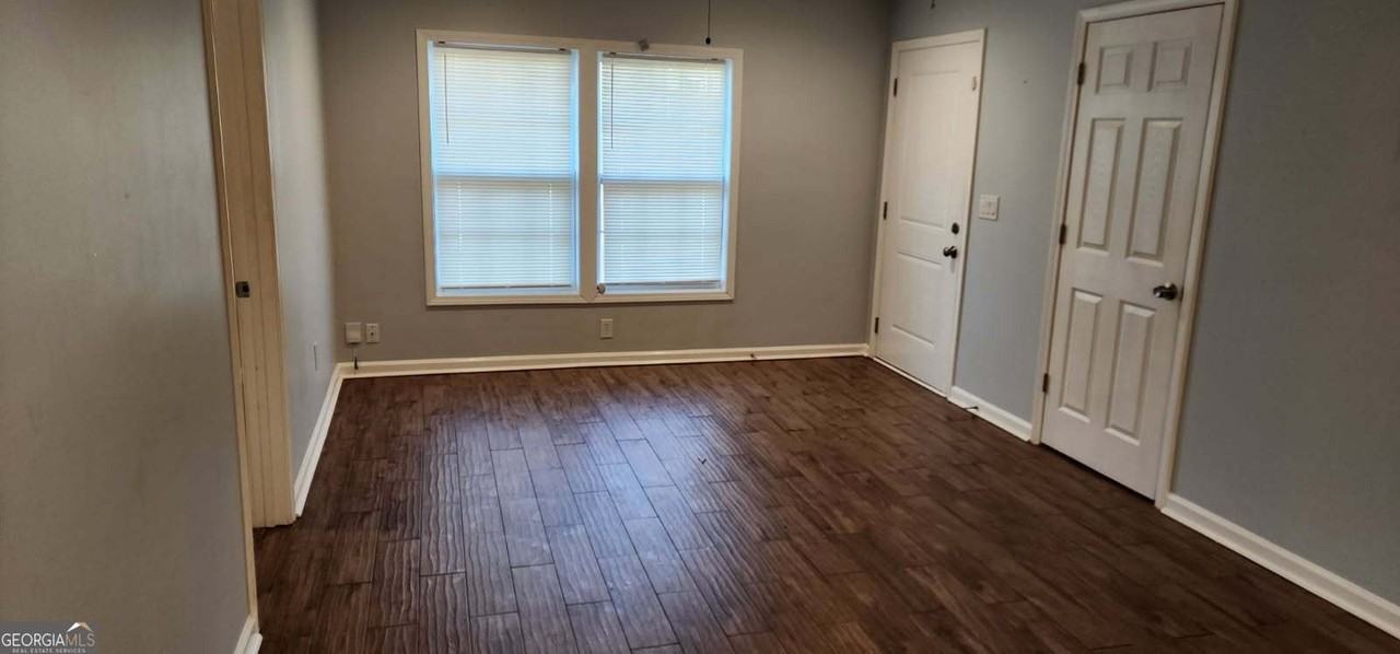 2975 Jones St - Photo 3 of 5