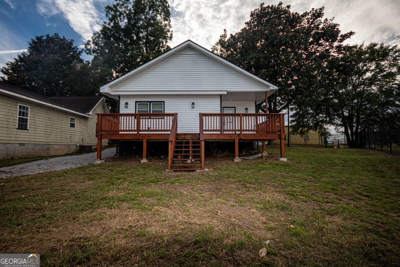 330 Macon Ave - Photo 2 of 17