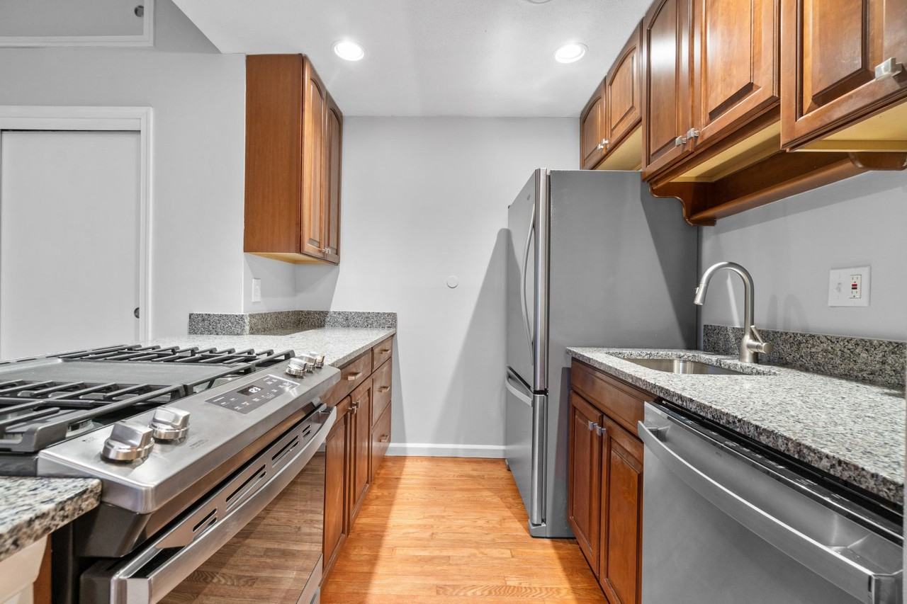 108 Mountain Rd #3D - Photo 7 of 17