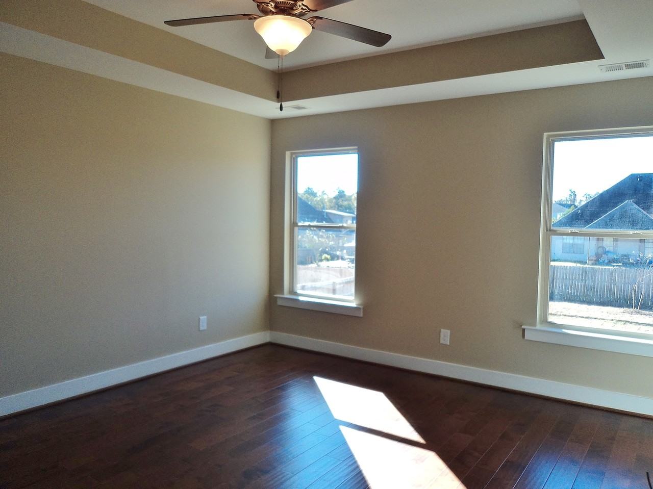 300 Oakwell Cir - Photo 6 of 18