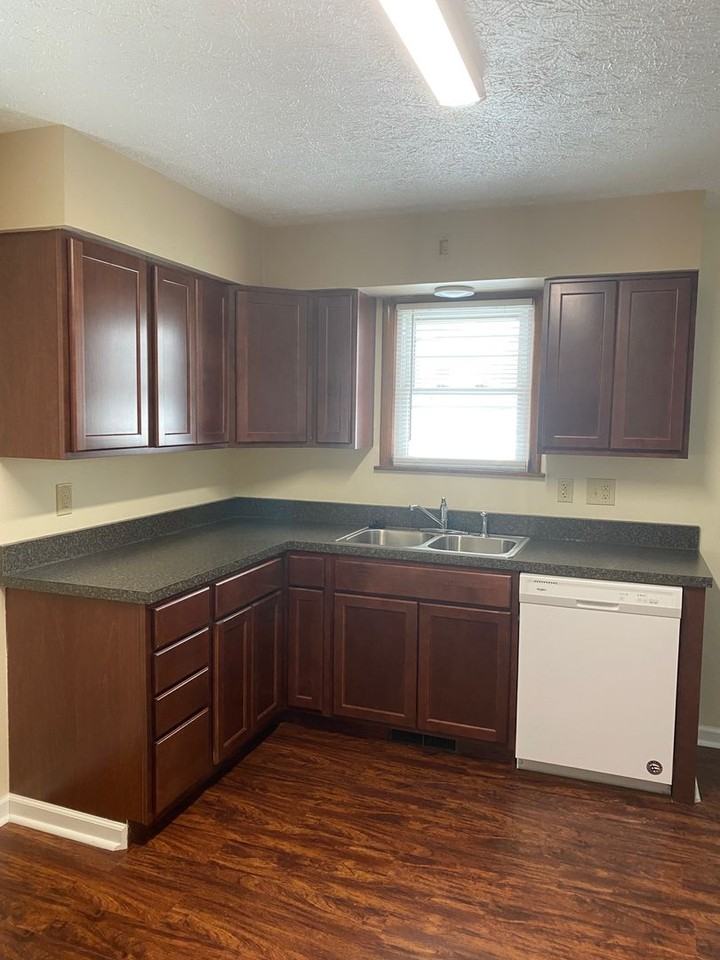 817 Gary Ave - Photo 3 of 12