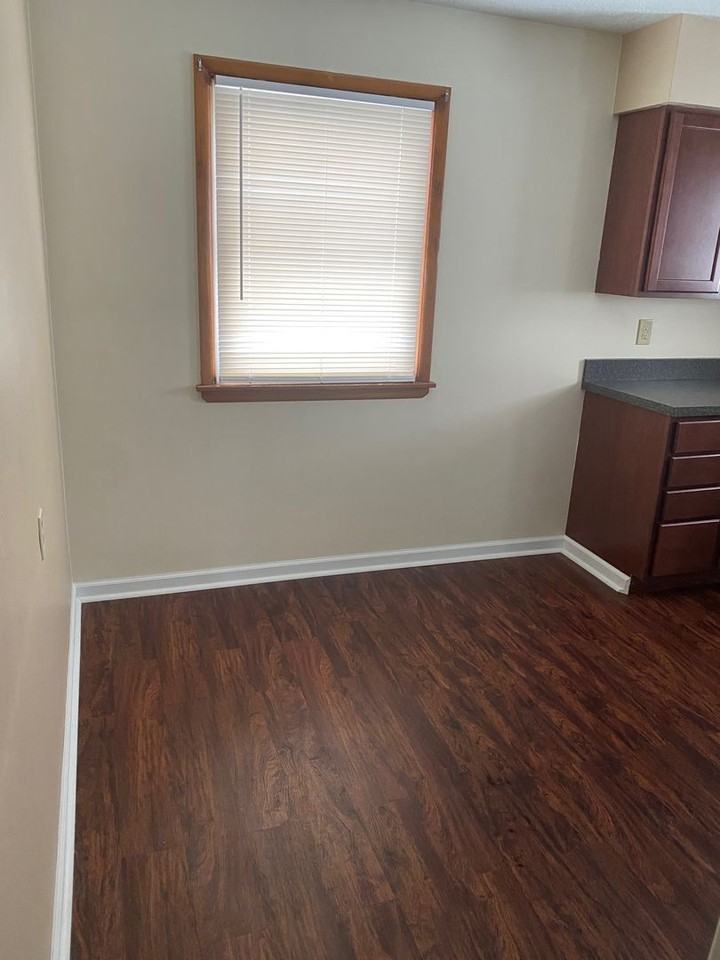 817 Gary Ave - Photo 5 of 12