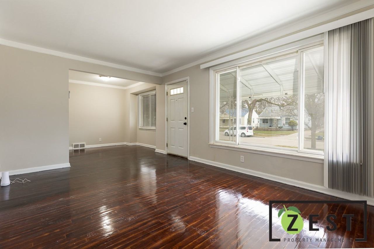 18771 Woodland St - Photo 5 of 36