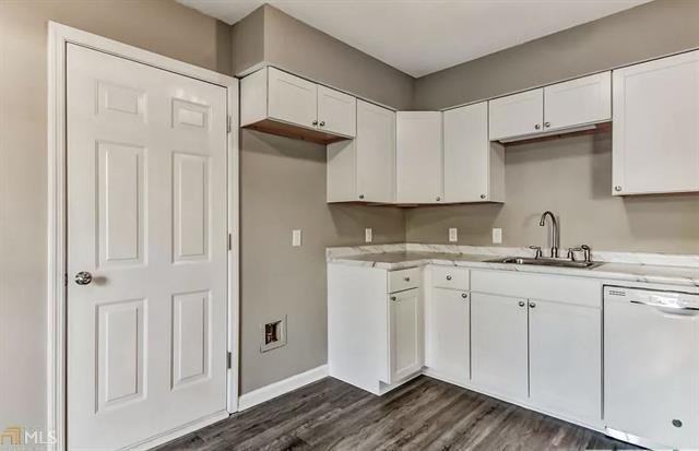 802 S Rogers St - Photo 3 of 20