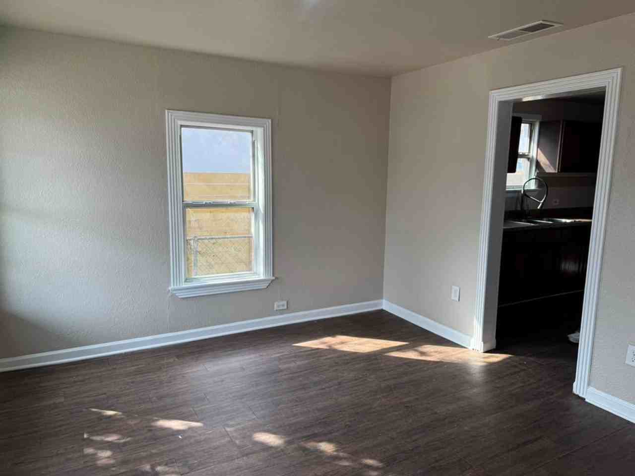 235 Carle Ave - Photo 4 of 20