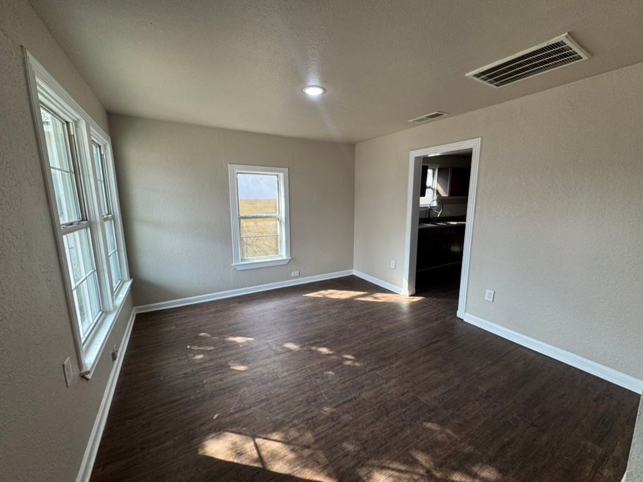 235 Carle Ave - Photo 5 of 20