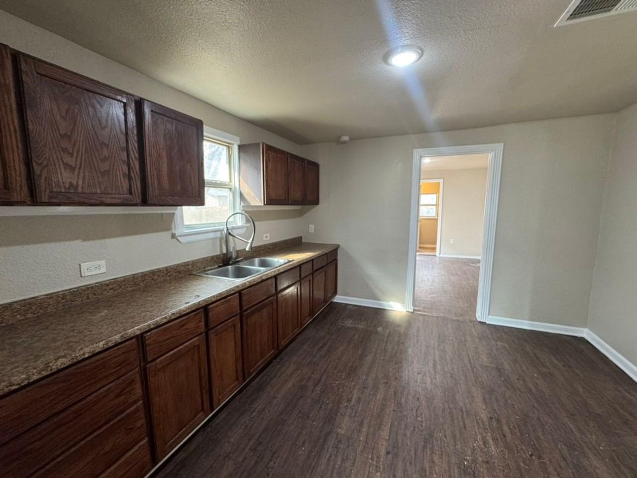 235 Carle Ave - Photo 7 of 20