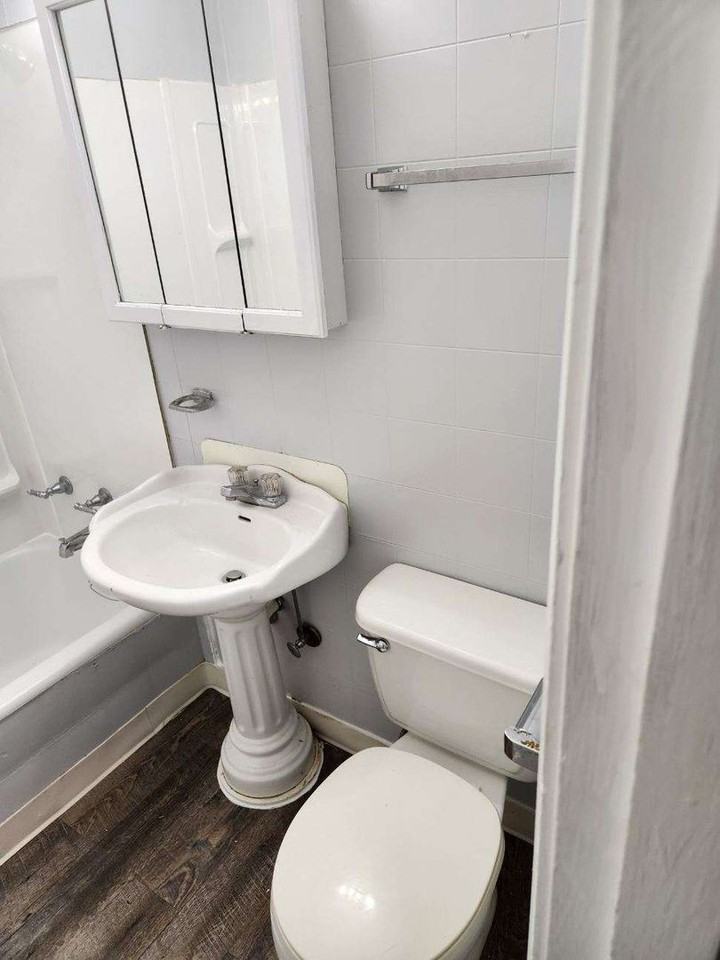 1080 Kelly Dr - Photo 4 of 4