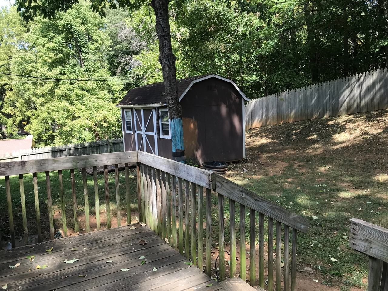 499 S Bostian St - Photo 2 of 4