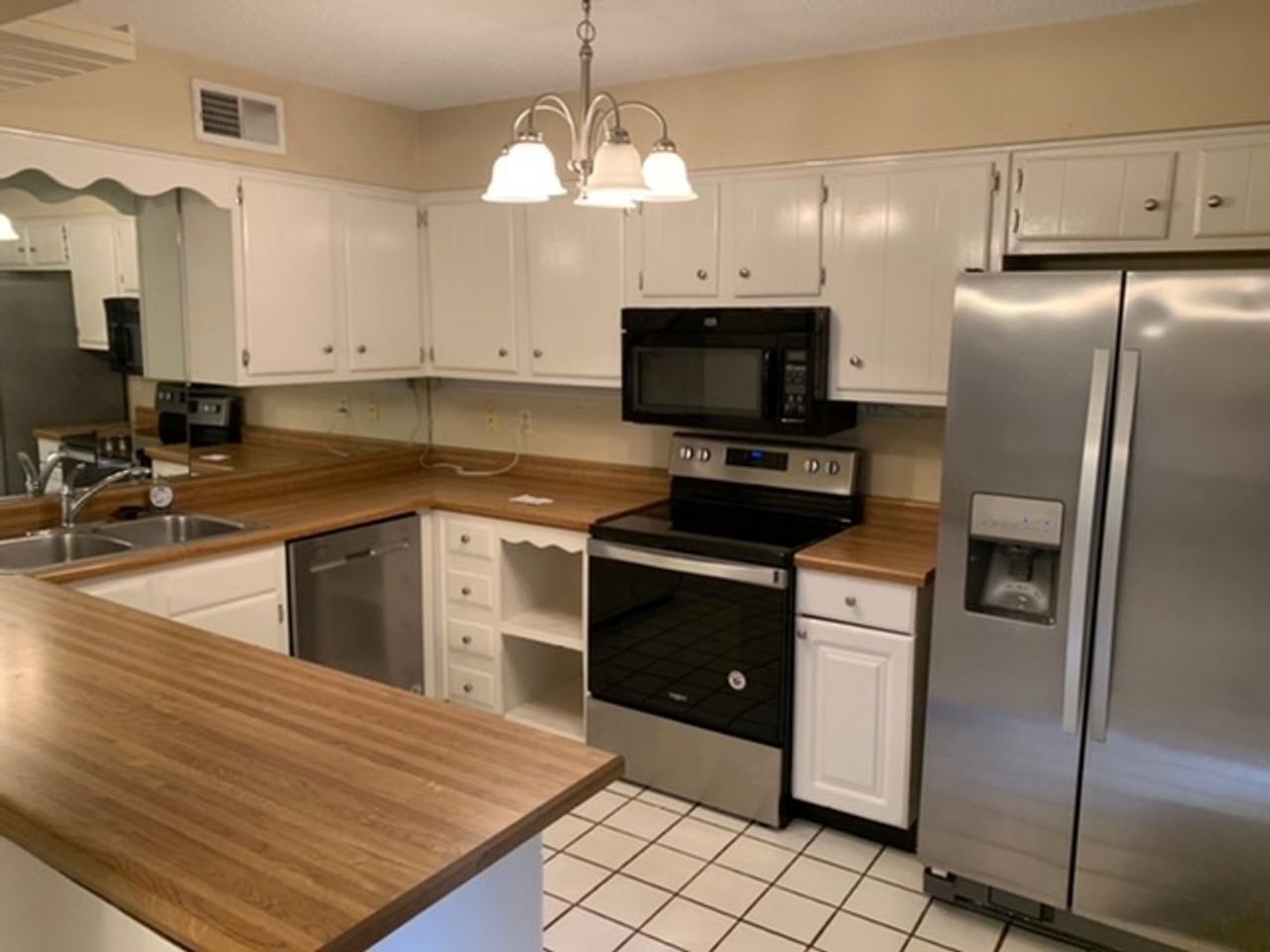 1969 Vienna Way - Photo 2 of 10