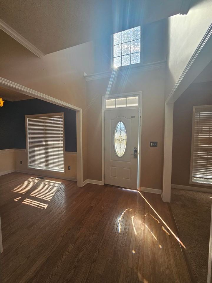 1502 Stonewood Dr - Photo 2 of 20